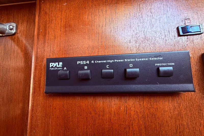 Slide: The Image of Pyle speaker controls - 46