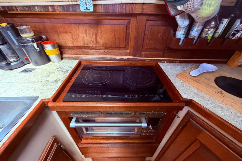 Slide: The Image of induction 2 burner cooktop - 54