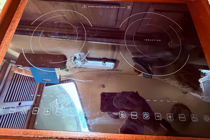Slide: The Image of induction cooktop - 55