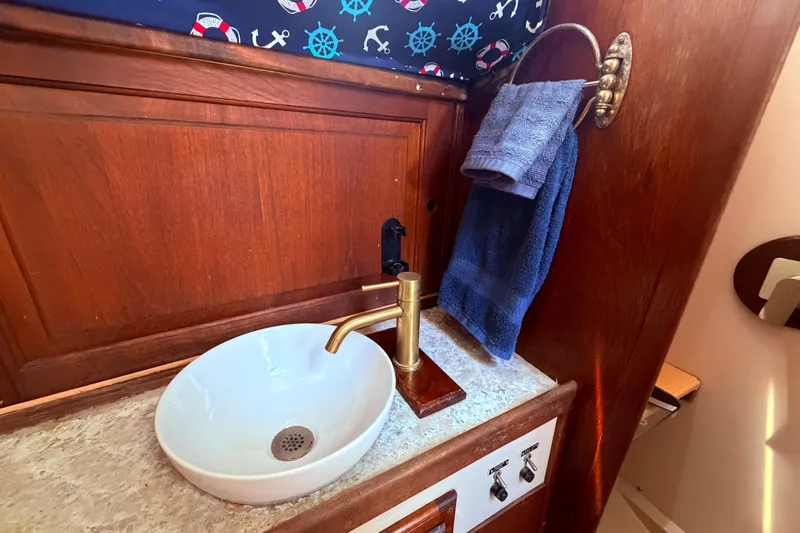 Slide: The Image of ceramic sink - 67