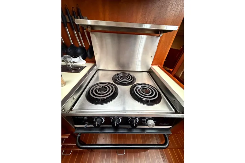 Slide: The Image of Electric stove in 1989 45' Californian Aft Cabin Motor Yacht kitchen. - 28