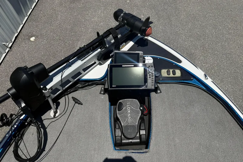 Slide: The Image of 2017 Nitro Z18 boat with Humminbird fish finder and Minn Kota trolling motor. - 9