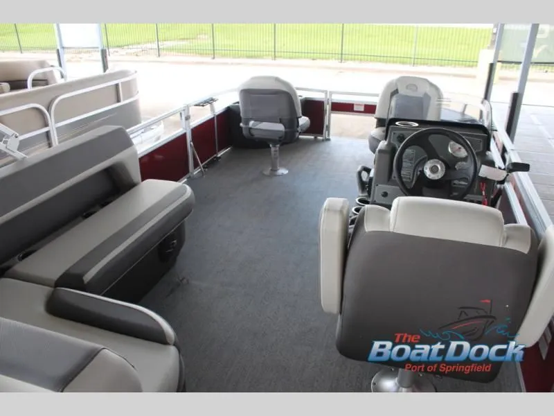 Slide: The Image of Bass Buggy 18 DLX 2026 - 11