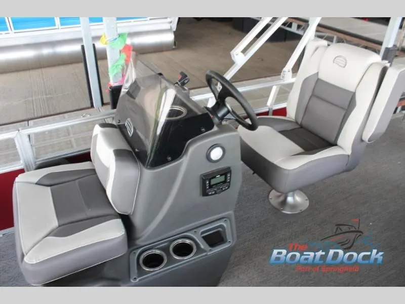 Slide: The Image of Bass Buggy 18 DLX 2026 - 14