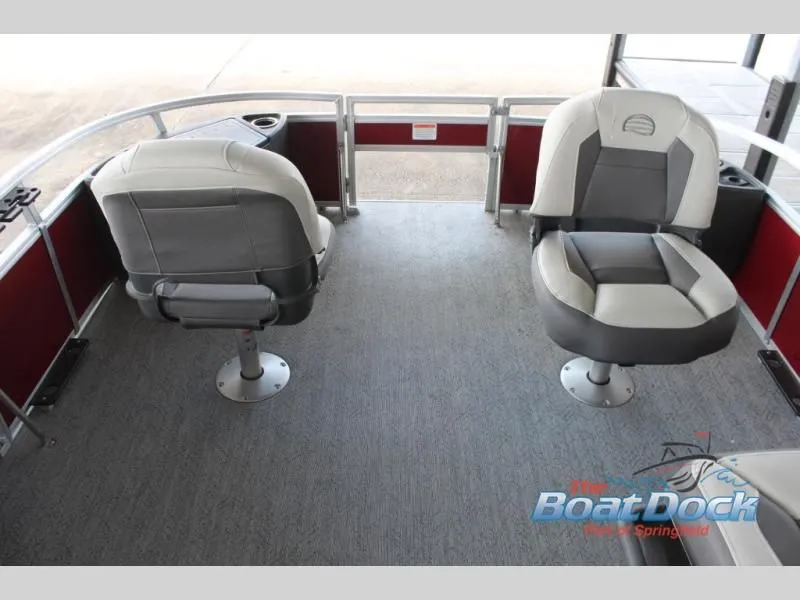 Slide: The Image of Bass Buggy 18 DLX 2026 - 16