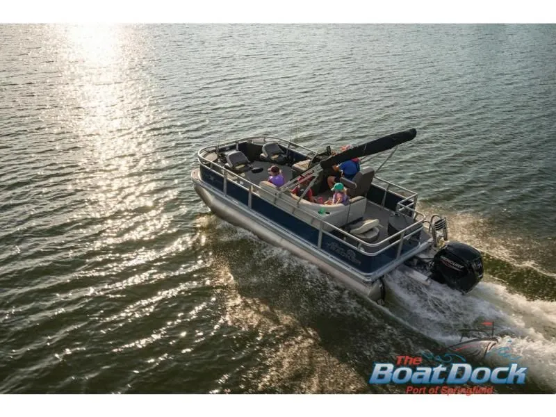 Slide: The Image of Bass Buggy 18 DLX 2026 - 27
