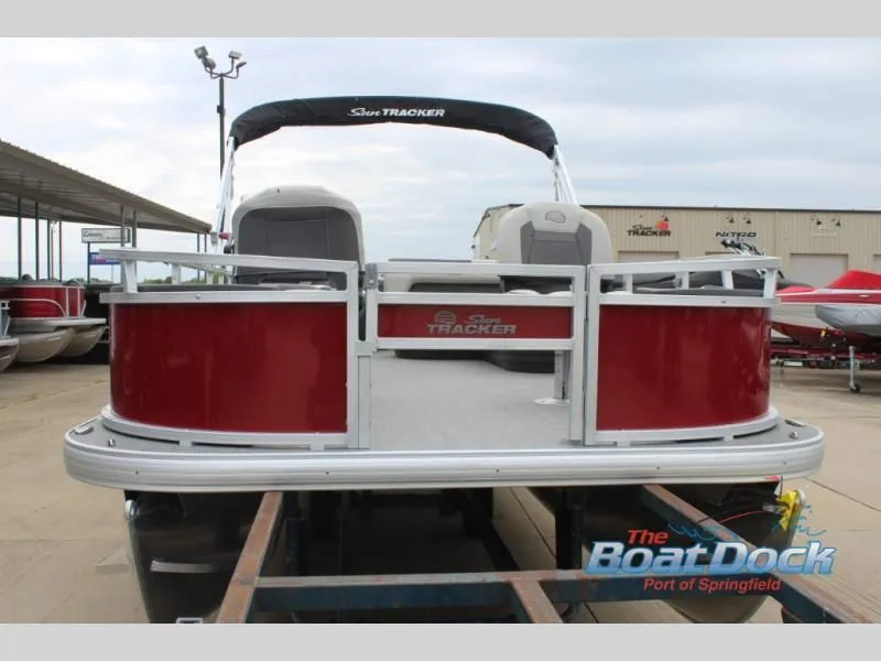 Slide: The Image of Bass Buggy 18 DLX 2026 - 3