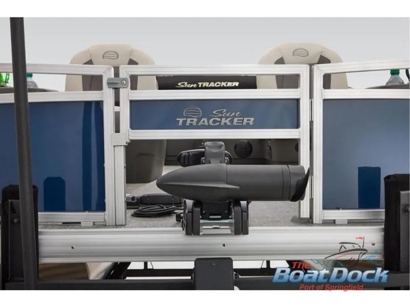 Slide: The Image of Bass Buggy 18 DLX 2026 - 52