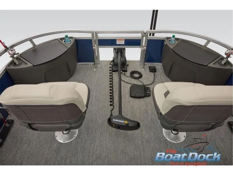 Slide: The Image of Bass Buggy 18 DLX 2026 - 60