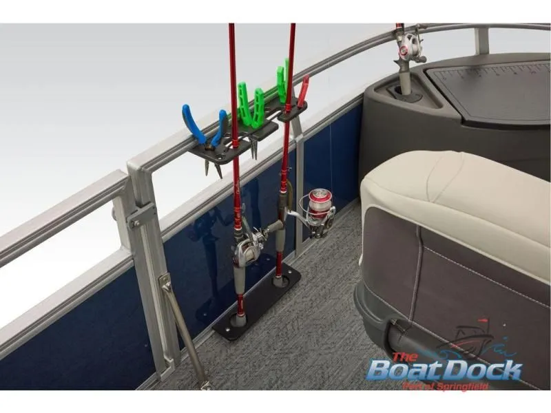 Slide: The Image of Bass Buggy 18 DLX 2026 - 66