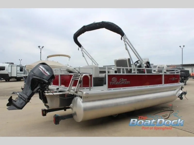 Slide: The Image of Bass Buggy 18 DLX 2026 - 8