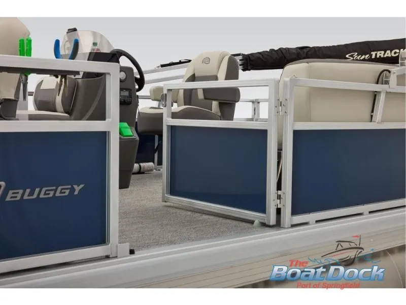 Slide: The Image of Bass Buggy 18 DLX 2026 - 92