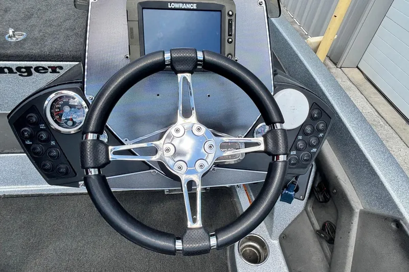 Slide: The Image of Steering wheel and dashboard of 2016 Ranger Z519 Comanche boat with Lowrance display. - 8