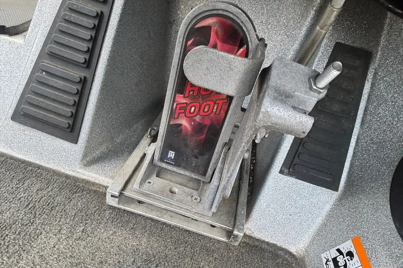 Slide: The Image of Hot Foot throttle pedal in a 2016 Ranger Z519 Comanche boat. - 9