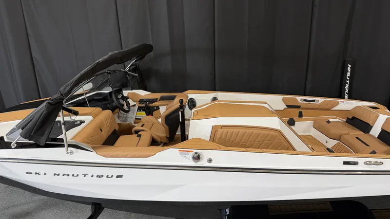 Slide: The Image of Nautique Ski Nautique 2027 - 6
