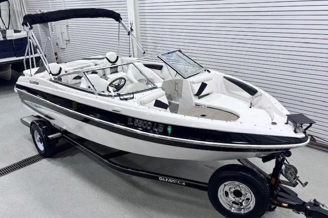 The Image of Glastron GT 205 Ski & Fish 2011 - undefined