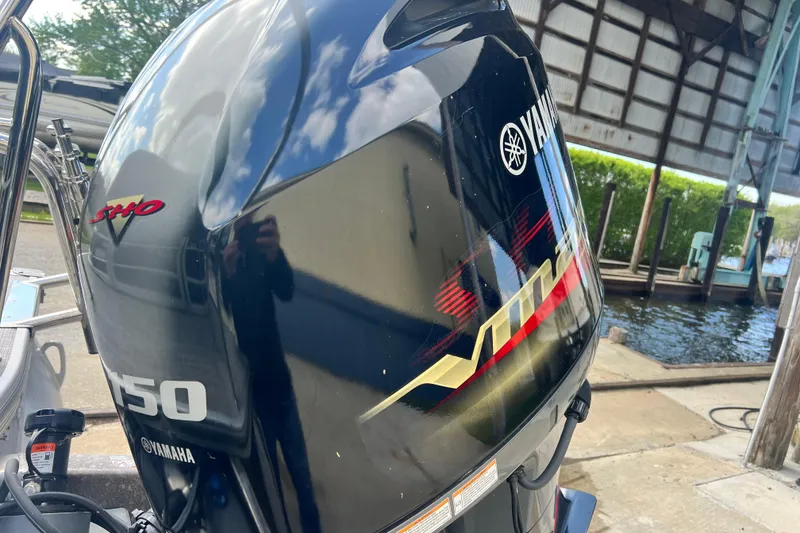 Slide: The Image of Yamaha VMAX SHO 150 outboard motor on 2023 South Bay 224 RS boat. - 6