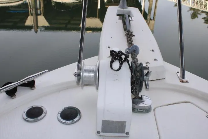 Slide: The Image of Bow of 1992 Bayliner 3288 Motoryacht with anchor chain and winch system. - 20
