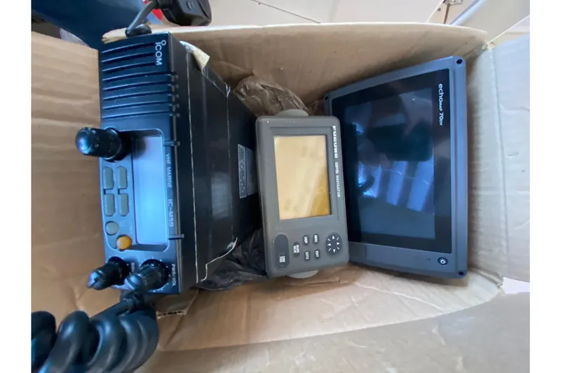 Slide: The Image of Box containing marine electronics for 1997 Grady-White Gulfstream 232 boat. - 7