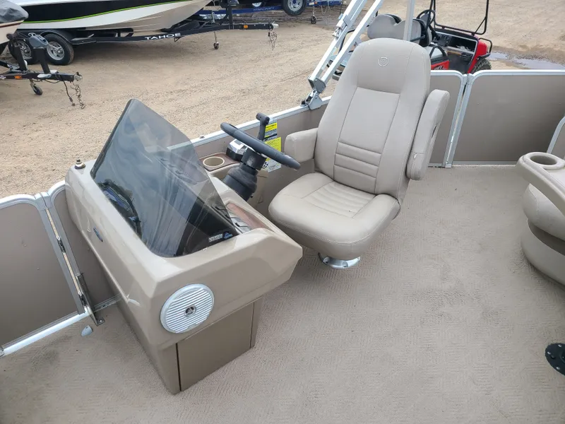 Slide: The Image of Premier 220 Sunsation W/ 60HP Mercury 2013 - 6