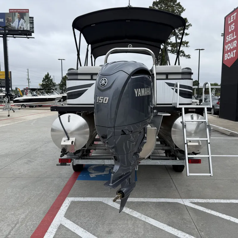 Slide: The Image of Avalon Venture 85 Quad Lounge - 23' 2025 - 9