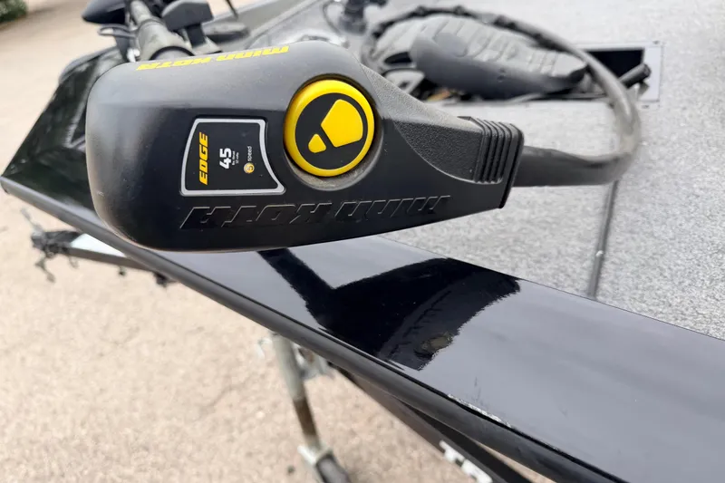 Slide: The Image of 2025 Tracker Bass Tracker Classic XL with Minn Kota Edge trolling motor. - 9