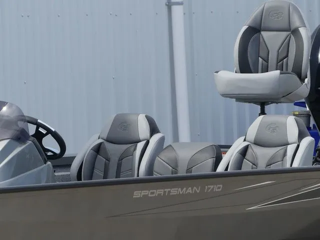 Slide: The Image of G3 Sportsman 1710 boat seats, 2026 model, gray design. - 14