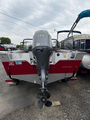Slide: The Image of 2016 Starweld 18 Pro boat with 115 HP Yamaha engine. - 3