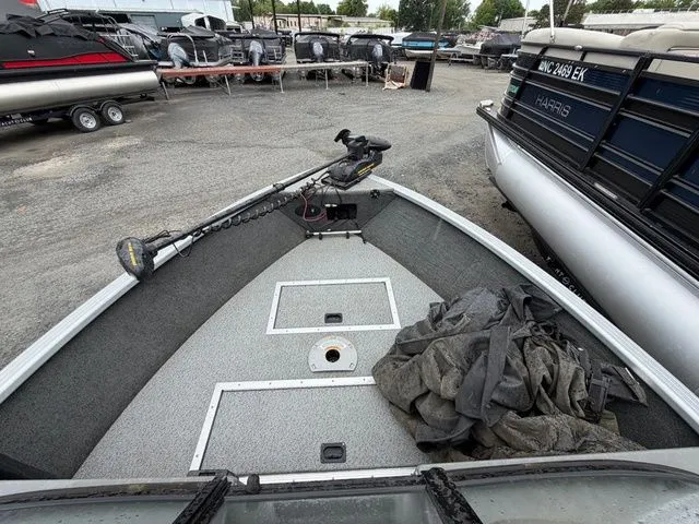Slide: The Image of Starweld 18 Pro boat, 2016 model, with 115 HP Yamaha engine. - 7