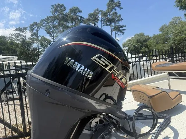 Slide: The Image of Yamaha outboard motor on Xpress Boats H190B, year 2026. - 6
