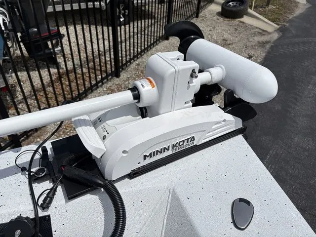 Slide: The Image of Minn Kota Terrova on Xpress Boats XR21B, 2026 model. - 10