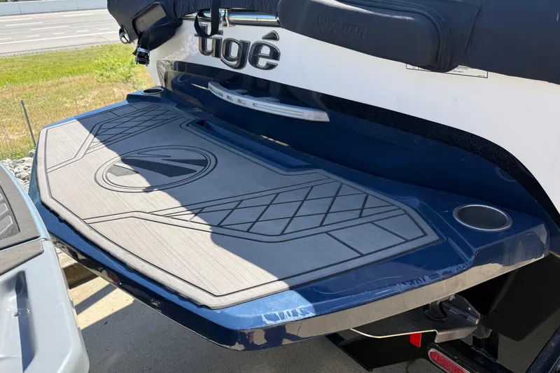 Slide: The Image of 2022 Tigé 21ZX boat swim platform with custom non-slip surface design. - 31
