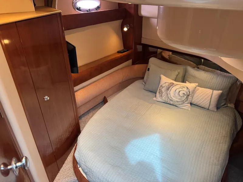 Slide: The Image of Interior of a 2008 Meridian 391 Sedan yacht with cozy bedroom. - 32