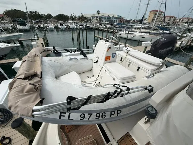 Slide: The Image of Carver Yachts 46 Voyager 2005 - 101
