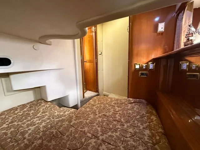 Slide: The Image of Carver Yachts 46 Voyager 2005 - 62