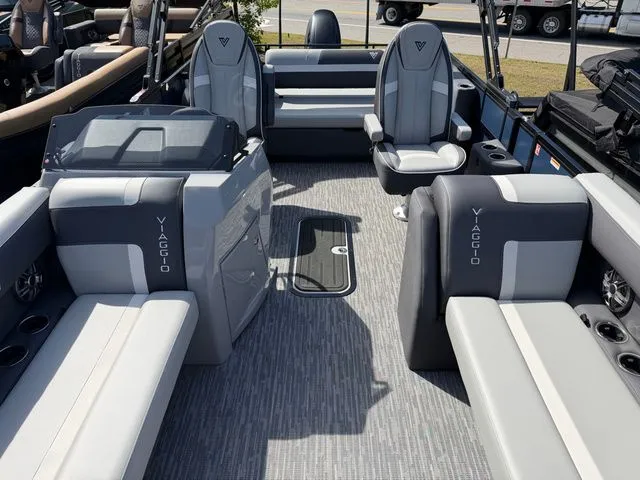 Slide: The Image of Interior of Viaggio Lago X-S 22 pontoon boat, model year 2026. - 10