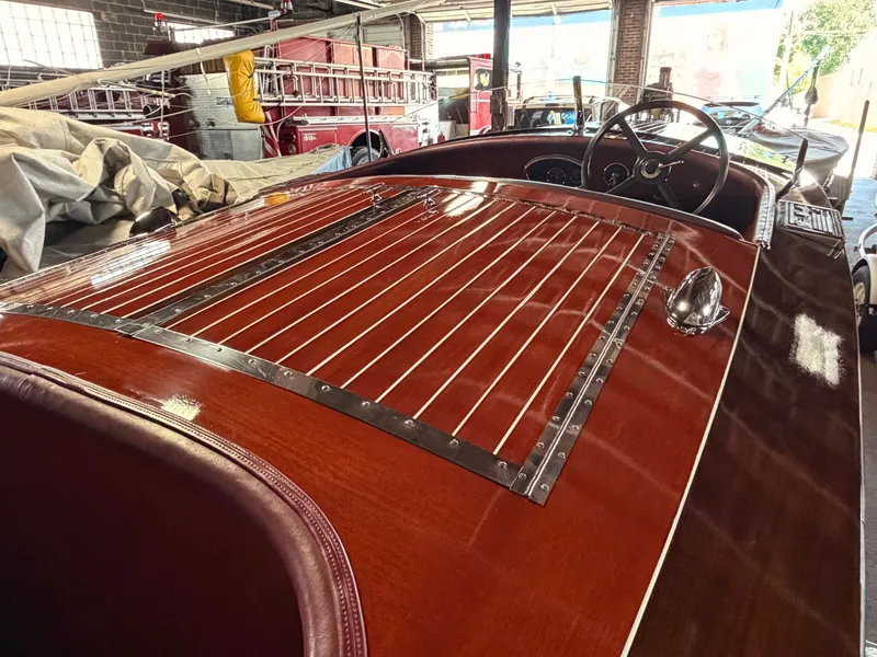 Slide: The Image of Chris-Craft Deluxe 302 1933 - 33