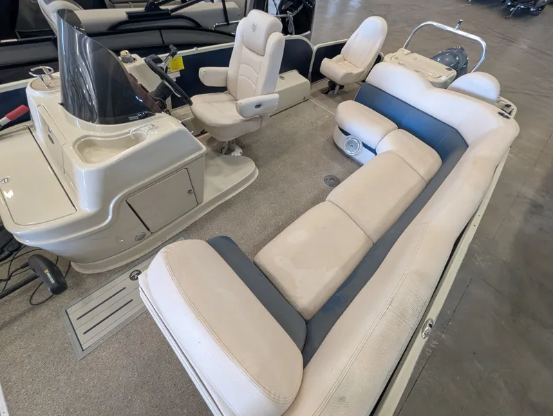 Slide: The Image of Interior of a 2013 Premier 221 CASTAWAY RE pontoon boat. - 12