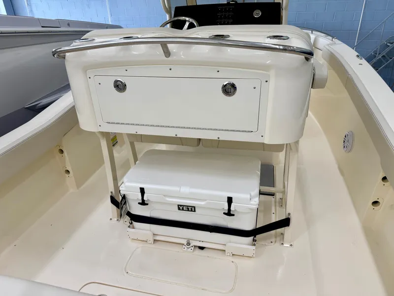 Slide: The Image of Scout 240 XSF 2027 - 7