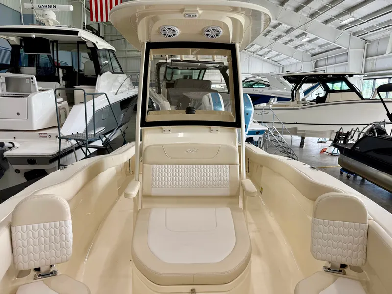 Slide: The Image of Scout 220 XSF 2027 - 15