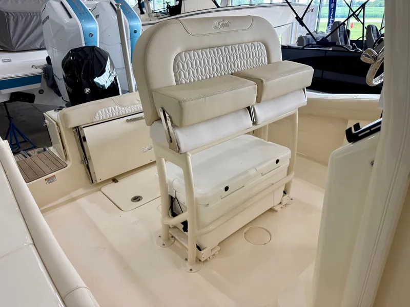 Slide: The Image of Scout 220 XSF 2027 - 11