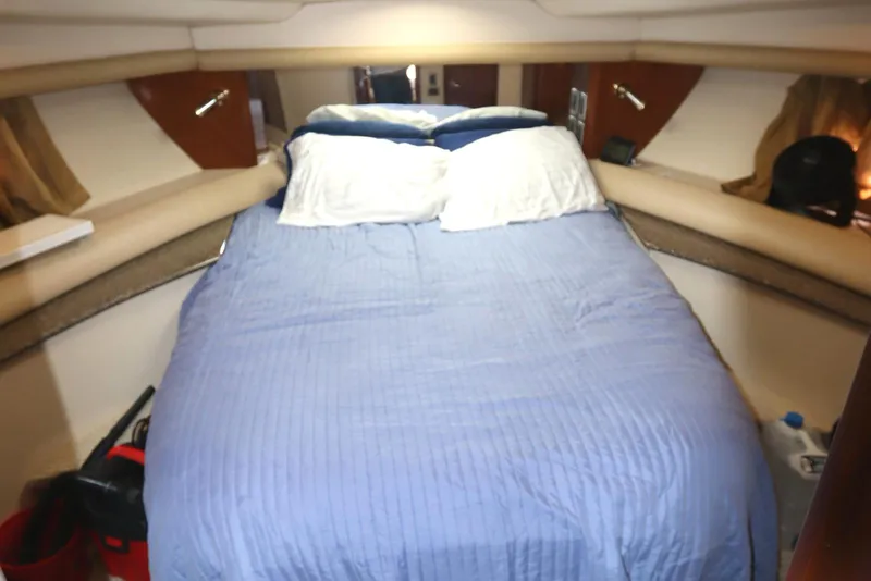 Slide: The Image of Interior cabin of 2005 Meridian 459 Motoryacht with a cozy bed. - 44