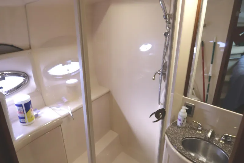 Slide: The Image of Interior view of 2005 Meridian 459 Motoryacht bathroom. - 47