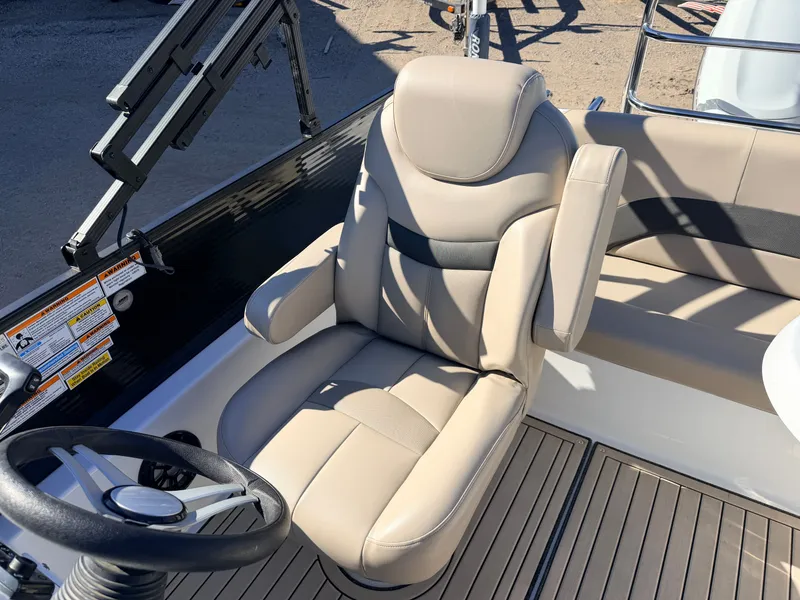Slide: The Image of Hurricane Fun Deck 198 boat seat and steering, 2021 model. - 29
