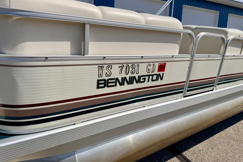 Slide: The Image of 2001 Bennington 2050 LX pontoon boat with registration number WS 7031 GD. - 6