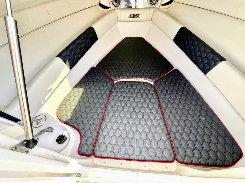 Slide: The Image of Interior of 2024 Glasstream 280 SCX with stylish flooring. - 19