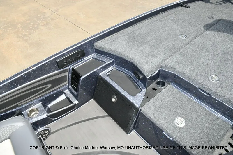 Slide: The Image of Triton 20XP Patriot 2024 - 52