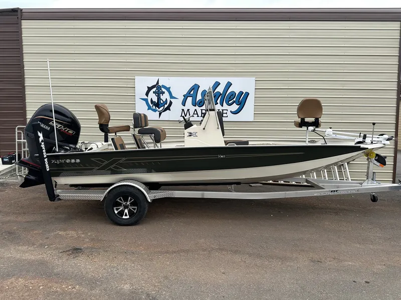 The Image of Xpress Hyper-Lift Bay Series 150SHO-SEADECK 2026 - 1
