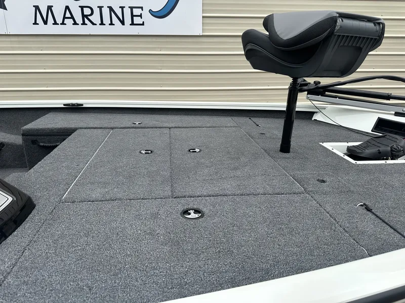 Slide: The Image of Lowe Stinger ST175 2026 boat with gray deck and seat. - 6