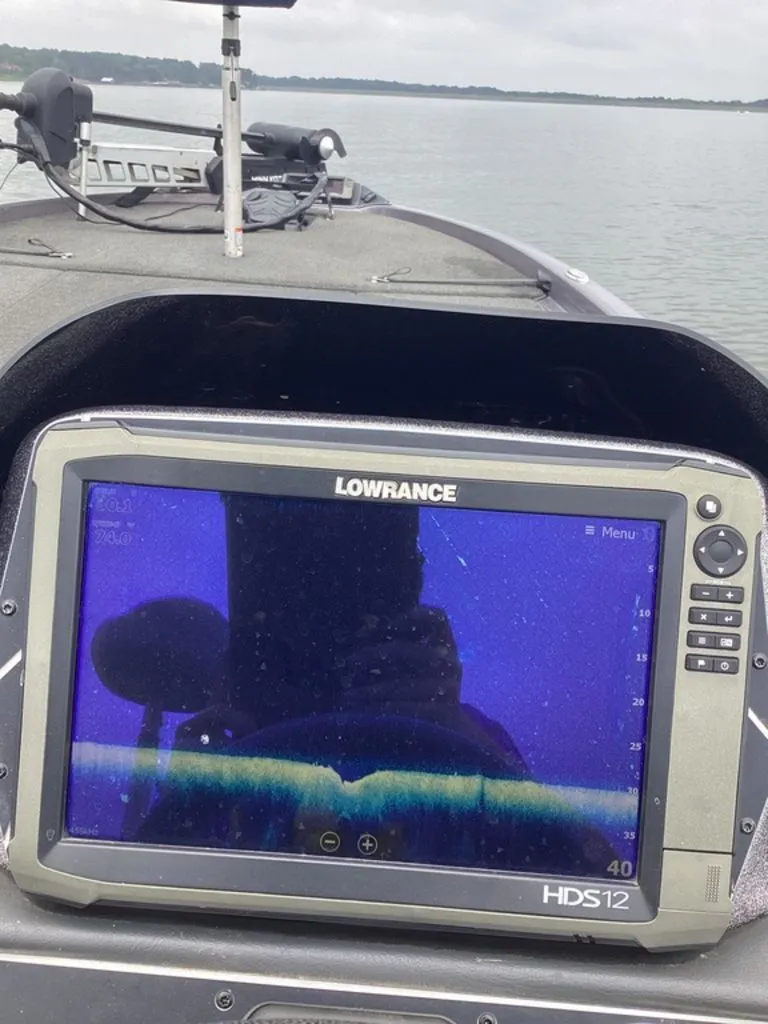 Slide: The Image of Lowrance HDS12 on Skeeter ZX250 boat, 2017 model, on the water. - 21